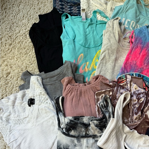 Huge Tank Top Bundle! - Picture 2 of 3
